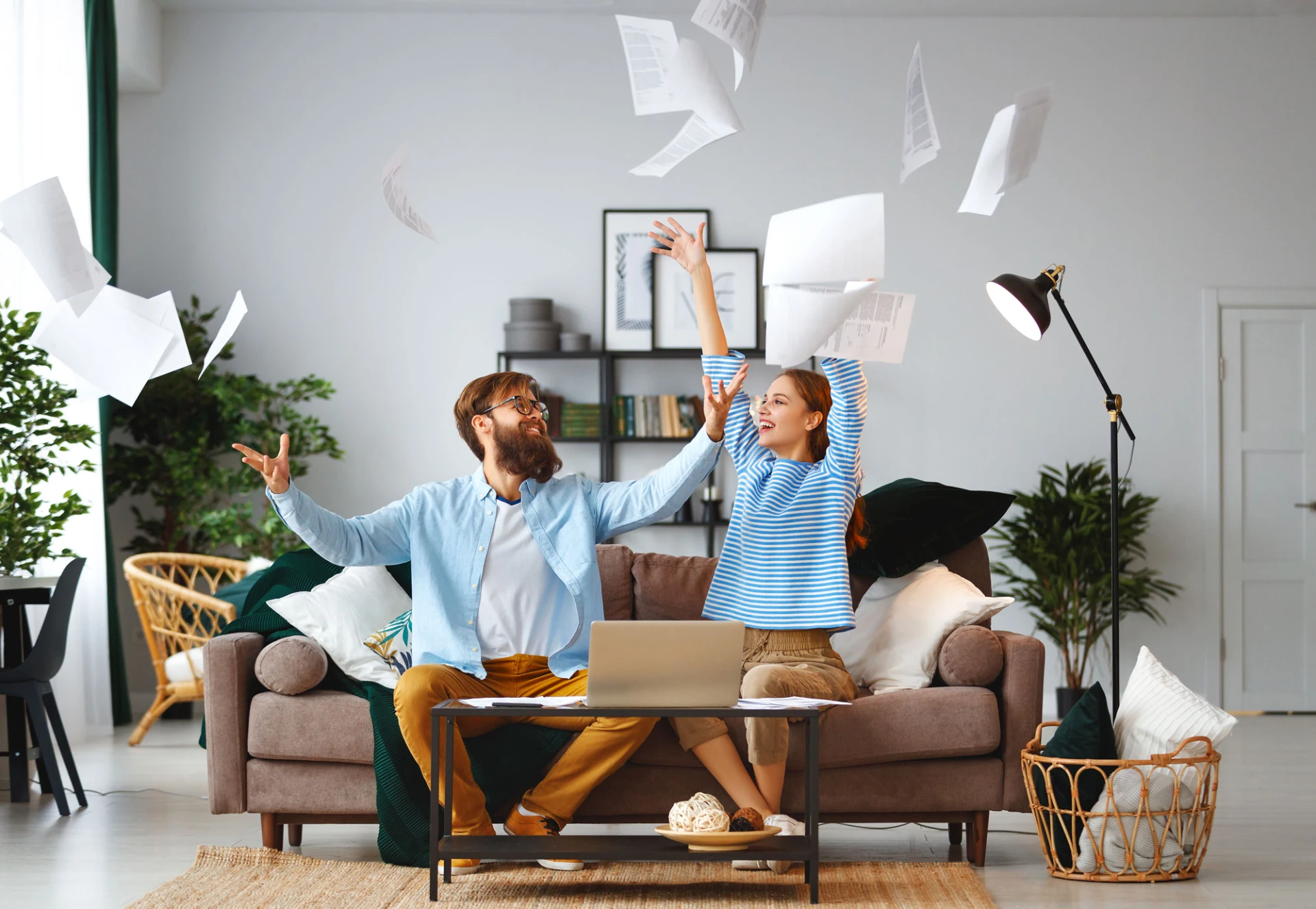 Vega Lend Happy couple living room with application